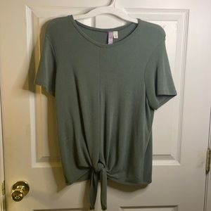 Francesca’s Green Shirt with Tie Large